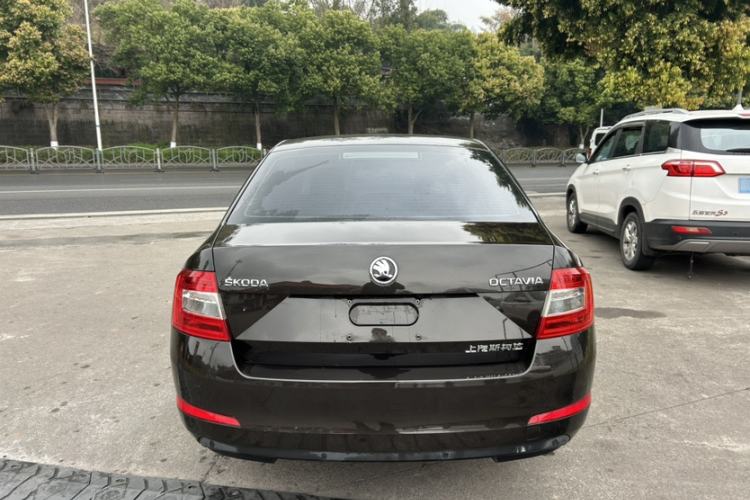 Used Skoda Octavia 2017 Classic Model 1.6L Automatic Comfort Edition
