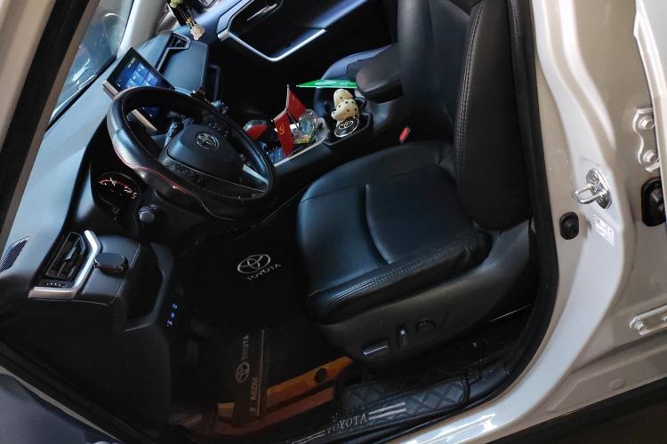 Used Toyota RAV4 2021 2.0L CVT Two-Wheel Drive Fashion Edition