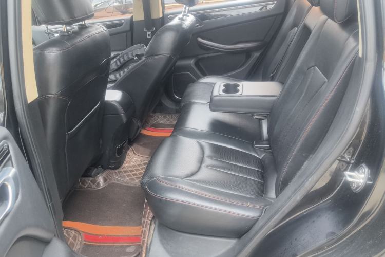 Used Zotye Domy X5 2017 Upgraded Model 1.5T Manual Luxury Edition Left Rear Seat