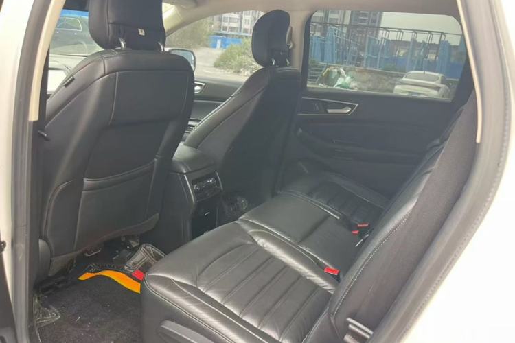 Used Ford Edge 2016 EcoBoost 245 Two-Wheel-Drive Platinum Edition 7-Seater
