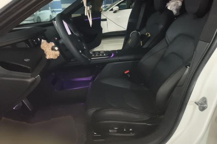 Used Xiaomi Auto SU7 2024 Four-Wheel Drive Ultra-Long Range Advanced Intelligent Driving Max Edition
