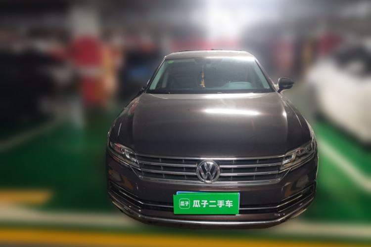 Used Volkswagen Phideon 2016 380TSI Two-Wheel-Drive Luxury Edition
