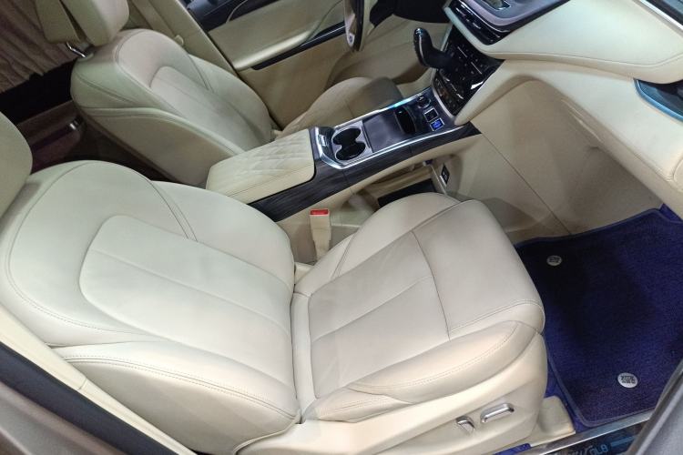 Used Buick GL8 2022 ES Landtrek 653T Luxury Edition