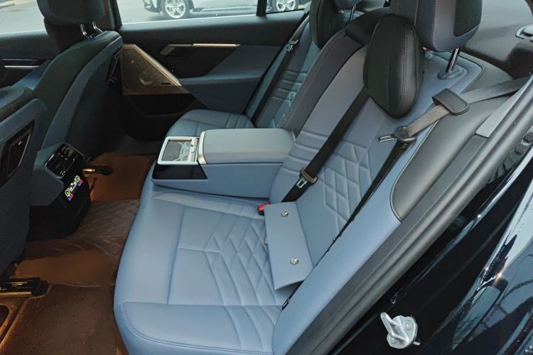 Used BMW 5 Series 2025 530Li Luxury Edition M Sport Package
