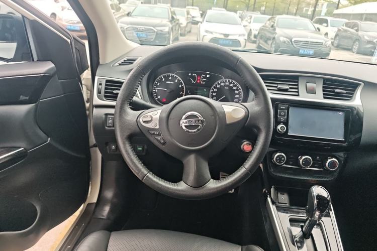 Used Nissan Sylphy 2018 1.6XV CVT Deluxe Edition Steering Wheel