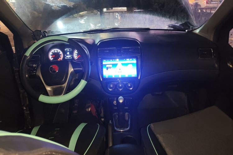 Used FORTHING Joyear X5 2013 1.6L Manual Luxury Model China V Standard Center Console