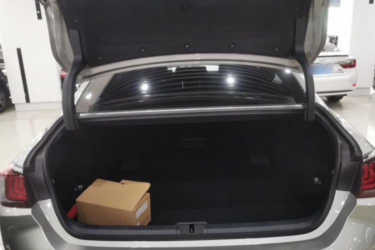 Used Lexus ES 2022 300h Excellence Edition
