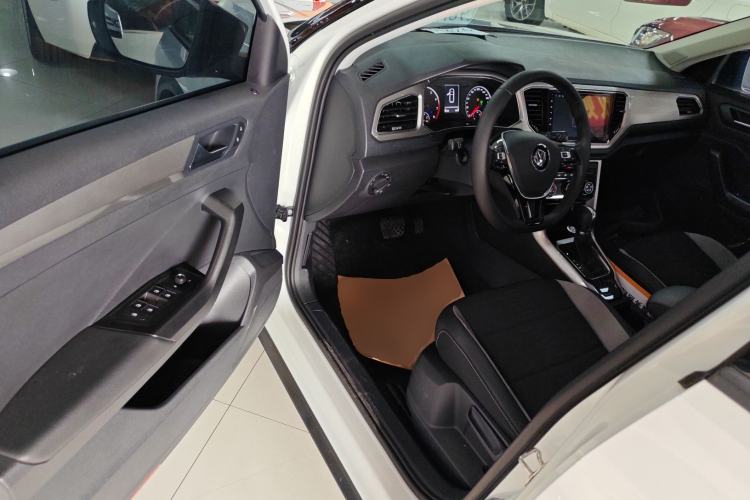 Used Volkswagen T-ROC 2018 280TSI DSG Two-Wheel Drive Advanced Version China V Emission Standard