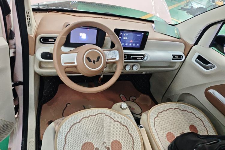 Used Wuling Hongguang MINIEV 2024 3rd Generation 170 km Center Console