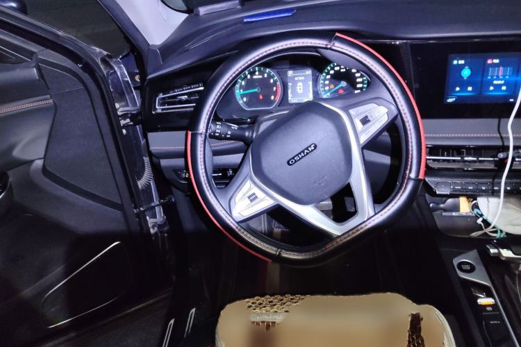 Used CHANGAN OSHAN X7 PLUS 2022 1.5T Blue Whale Edition Automatic Luxury 7-Seater Steering Wheel