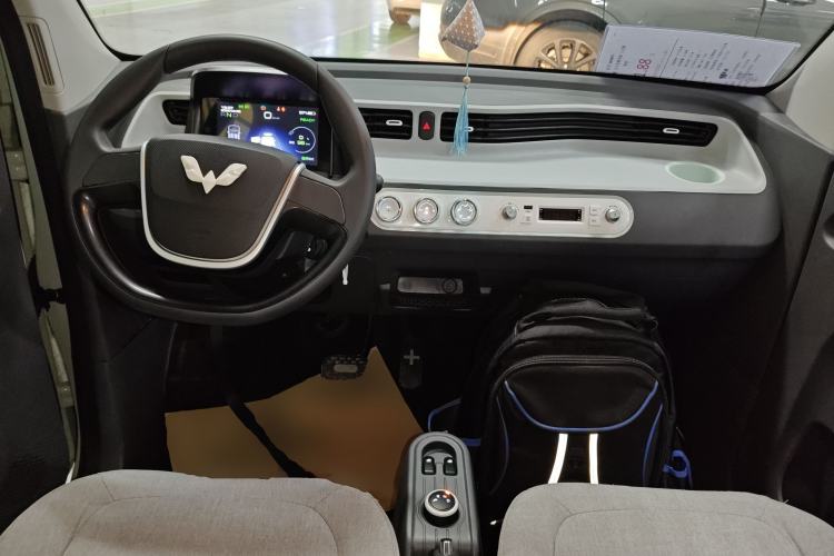 Used Wuling Hongguang MINIEV 2021 Macaron Premium Model – Lithium Iron Phosphate Center Console