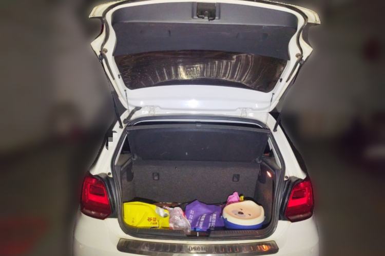 Used Volkswagen Polo 2014 1.4L Manual Fashion Edition Trunk