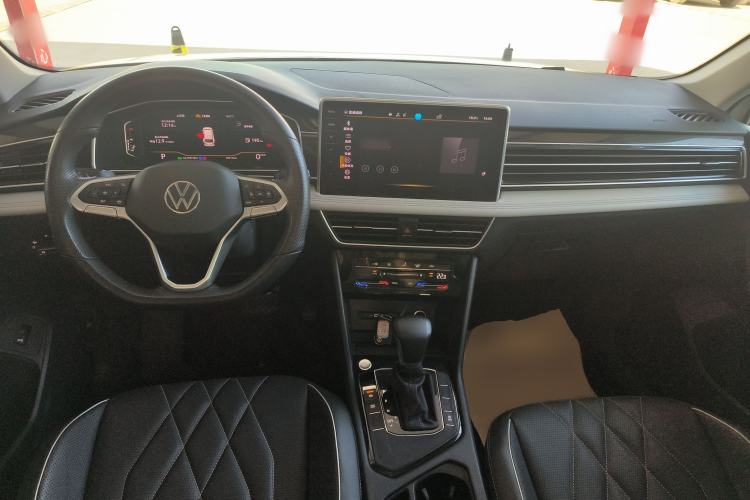 Used Volkswagen Tiguan L 2024 300TSI Automatic Two-Wheel Drive Smart Edition Center Console