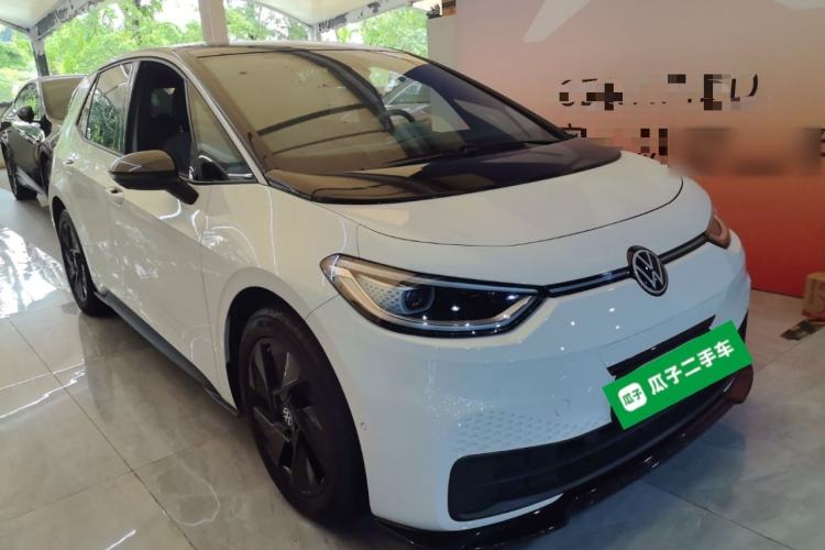 Used Volkswagen ID.3 2025 Smart Edition Ultra-Intelligent Oxygen Version Front Right 45 Deg