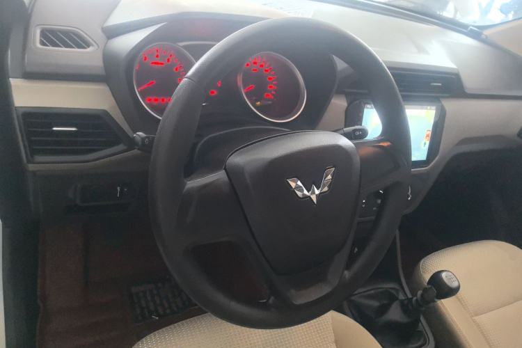Used Wuling Hongguang 2019 1.5L S Standard Version China VI LAR Steering Wheel