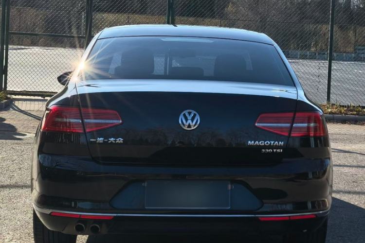 Used Volkswagen Magotan 2017 330TSI DSG Leading Model
