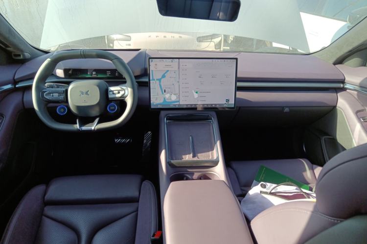 Used XPeng P7 2025 Model—702 Long Range Ultra Center Console