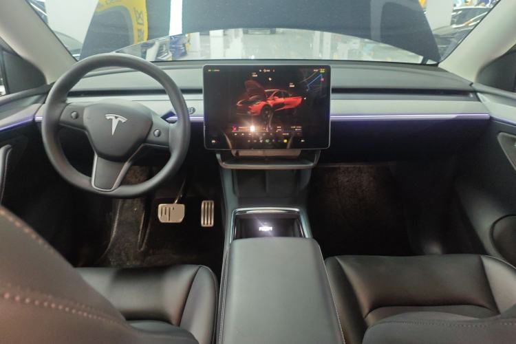 Used Tesla Model Y 2023 High-Performance All-Wheel-Drive Version