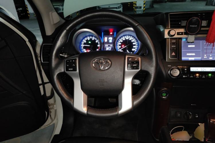 Used Toyota Prado 2016 3.5L Automatic TX-L Steering Wheel