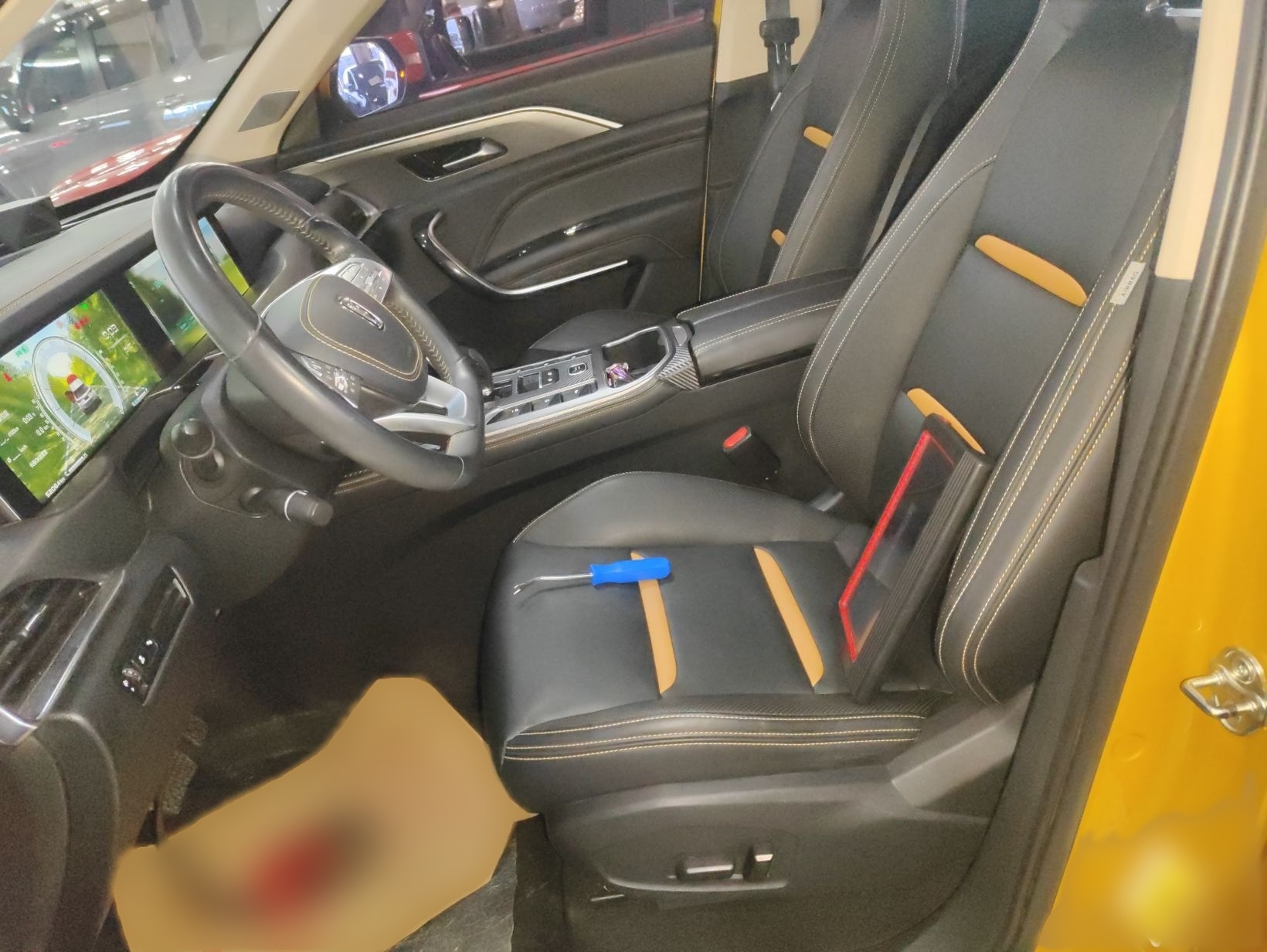 المقاعد الأمامية داخل السيارة