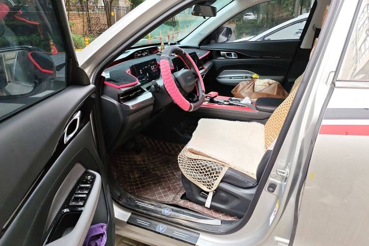Used CHANGAN OSHAN Z6 2023 Blue Whale 1.5T DCT Luxury Model