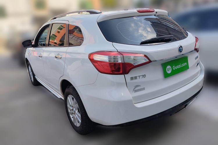 Used Venucia T70 2016 2.0L CVT Smart Edition
