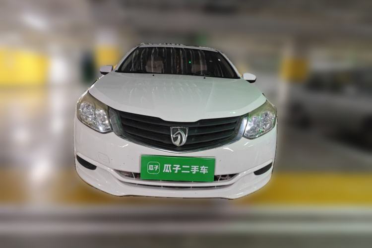 Used Baojun 630 2013 1.5L manual standard version
