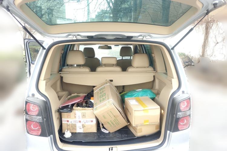 Used Volkswagen Touran 2013 1.4T DSG Crystal Edition 5-Seater Trunk