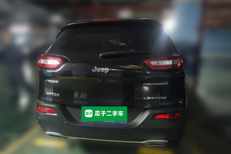 Used Jeep Cherokee 2017 2.4L Leading Edition
