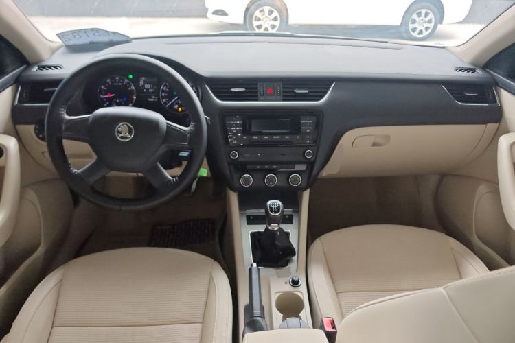 Used Skoda Octavia 2015 1.6L Manual Yijie Edition
