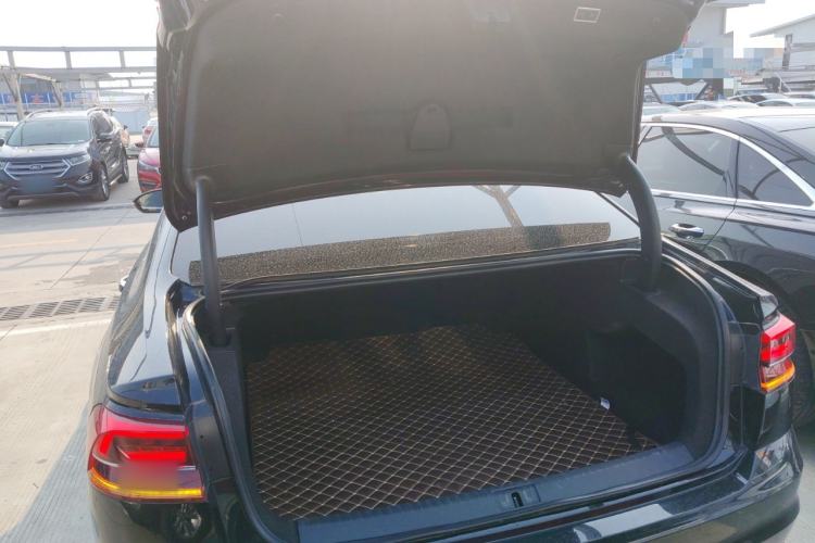 Used Volkswagen Phideon 2018 Revised Version 380TSI Two-Wheel Drive Business Edition