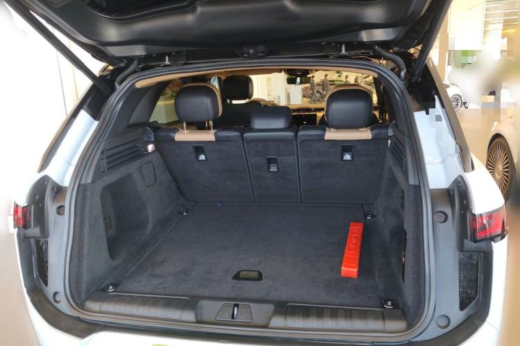 Used Land Rover Range Sport 2023 400PS Dynamic SE Trunk