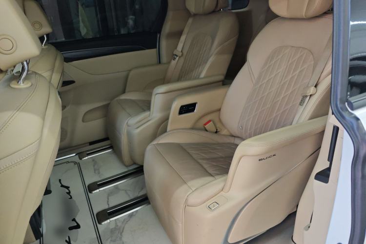 Used Buick GL8 2022 ES Land Cruiser 653T Luxury Model
