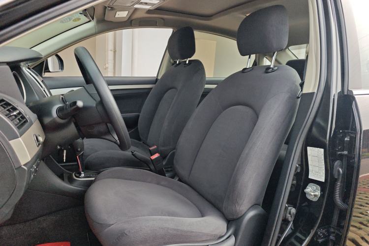 Used Nissan Sylphy 2019 Classic 1.6XE+ CVT SmartConnect Leading Edition Left Front Seat