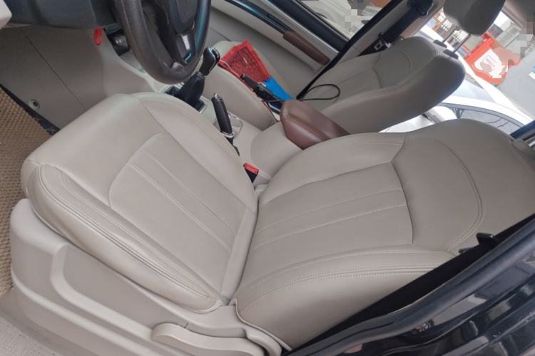 Used FORTHING Lingzhi 2018 M5L 1.6L 7-Seater Luxury Model