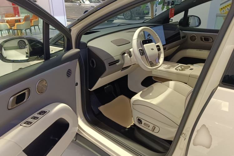 Used Li Auto i6 2025 Model Two-Wheel-Drive Standard Type Driver Seat