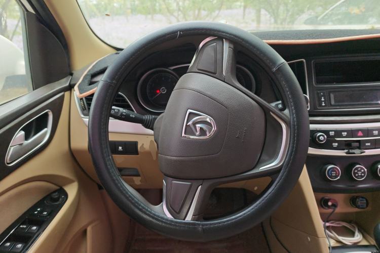 Used Baojun 730 2016 1.5L Manual Value Edition 5 Seats China V Emission Standard Steering Wheel