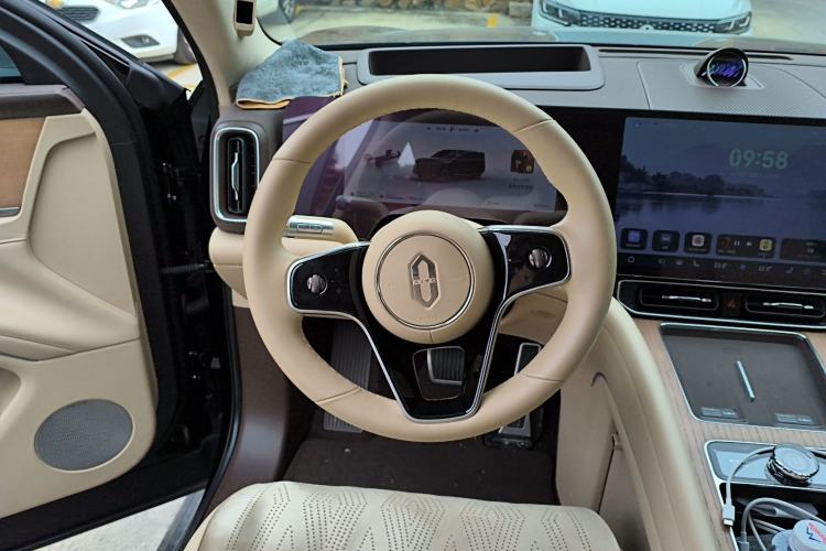 Used Hima AITO M9 2024 Range-Extended Ultra Version 42 kWh 6-Seater Model
