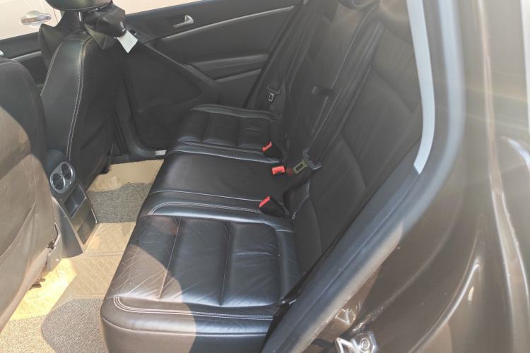 Used Volkswagen Tiguan 2017 300TSI Automatic Two-Wheel Drive Silk Road Comfort Edition Left Rear Seat