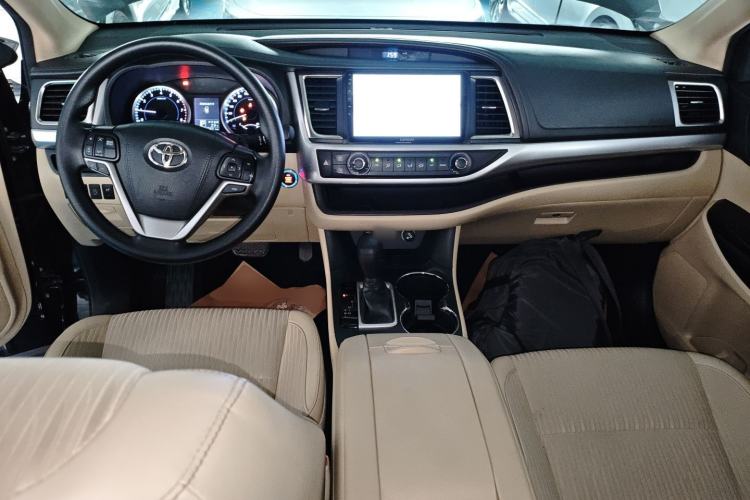 Used Toyota Highlander 2018 2.0T Two-Wheel Drive Elite Edition 7 Seats Emission Standard China V Center Console