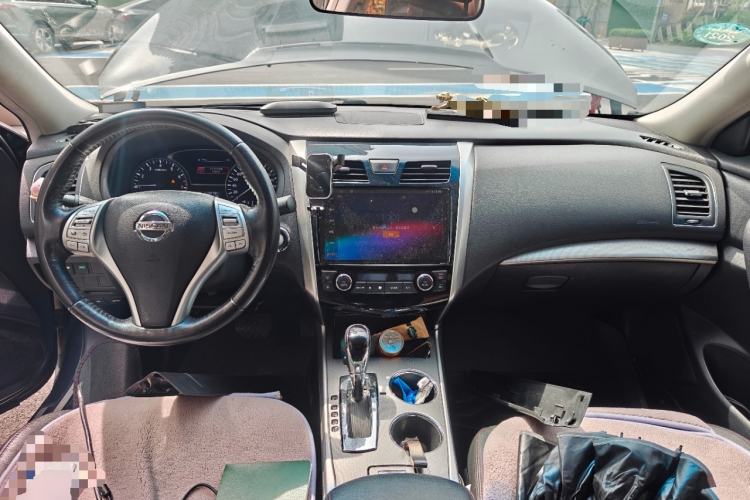 Used Nissan Teana 2016 Revised Version 2.0L XL Comfort Edition Center Console