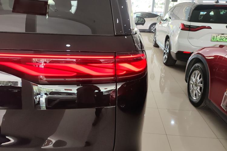 Used BYD Xia 2025 DM-i 1.5T 180km Beyond Edition
