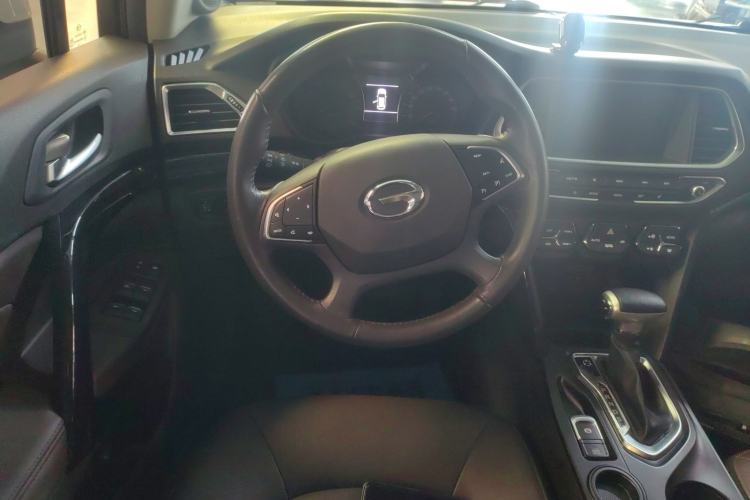 Used GAC Trumpchi GS4 2017 235T Automatic Two-Wheel Drive Luxury Smart Connectivity Version Steering Wheel