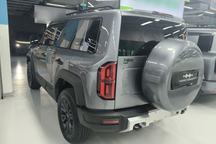 Used Formula Leopard 5 2023 Navigator Edition
