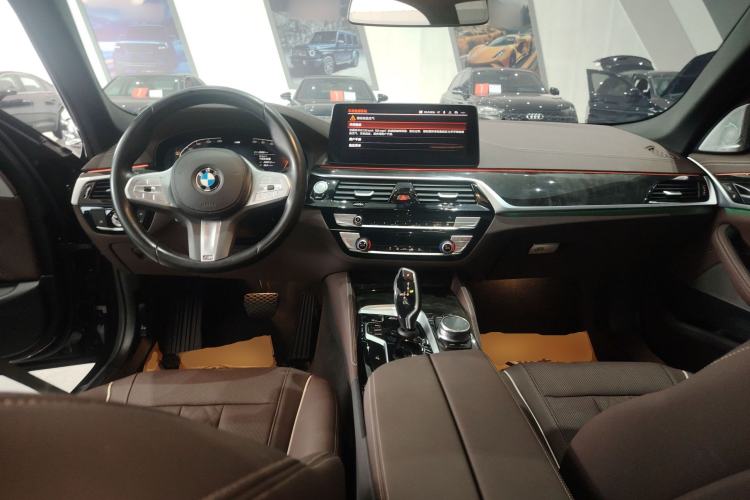 Used BMW 5 Series 2022 Second Facelift 525Li M Sport Package Center Console