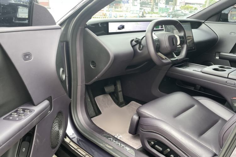 Used Avatr 06 2025 Ultra Pure Electric Edition Interior 5