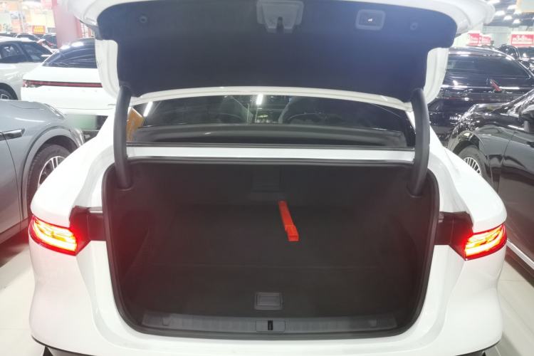 Used VOYAH PASSION 2024 PHEV Four-Wheel Drive Ultra-Long Range Executive Edition Trunk