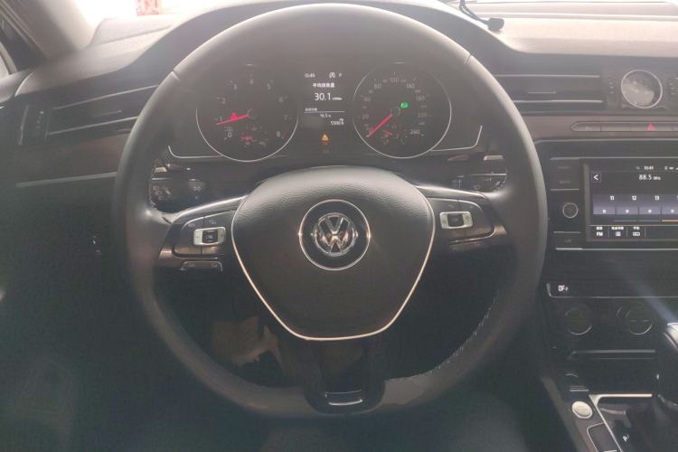 Used Volkswagen Magotan 2018 Facelift 330TSI DSG Luxury Model Steering Wheel