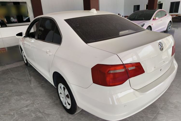 Used Volkswagen Jetta 2015 1.6L Automatic Fashion Model Exterior 2