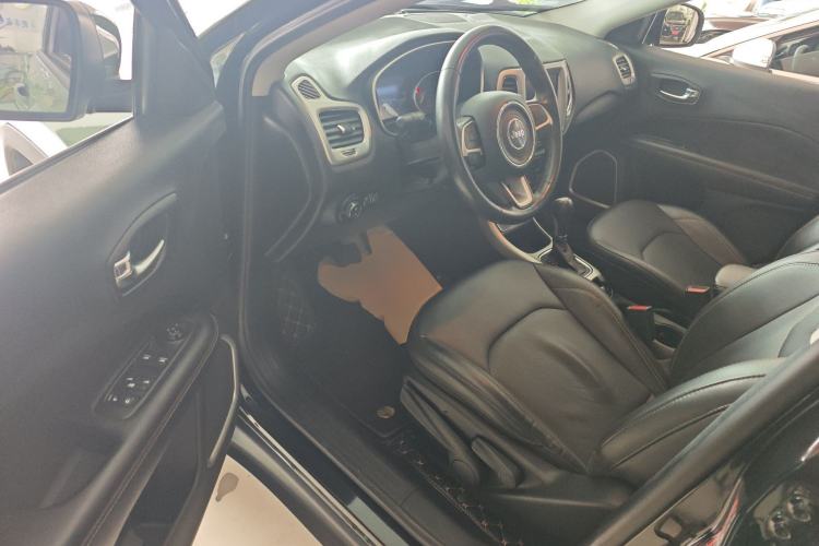 Used Jeep Compass 2017 200T Automatic Family Edition
